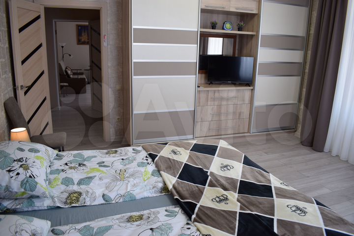 2-к. квартира, 73 м², 2/4 эт.