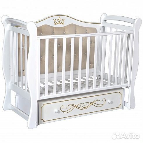 Красивая кроватка с каретной стяжкой