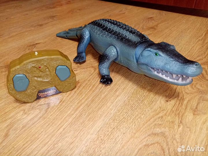Крокодил шагающий