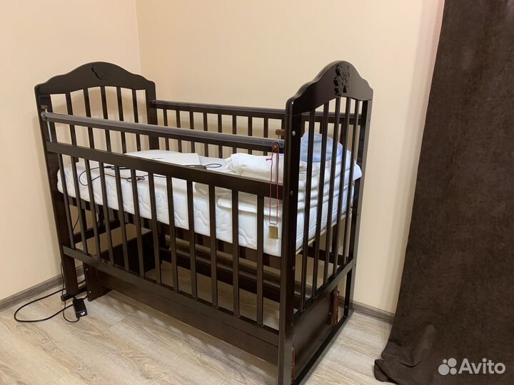 Продам детскую кроватку