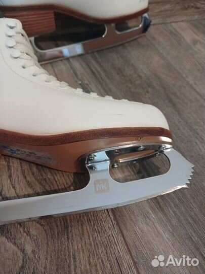 Коньки фигурные 33 размер
