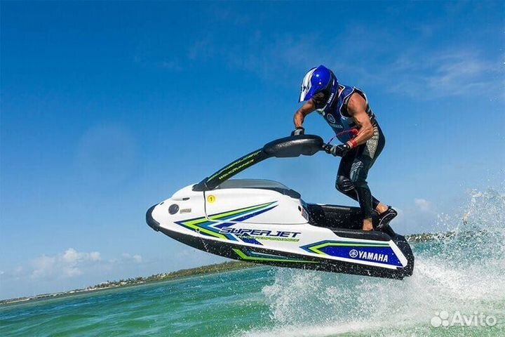 Стоячий гидроцикл Yamaha SuperJet 700 2Т