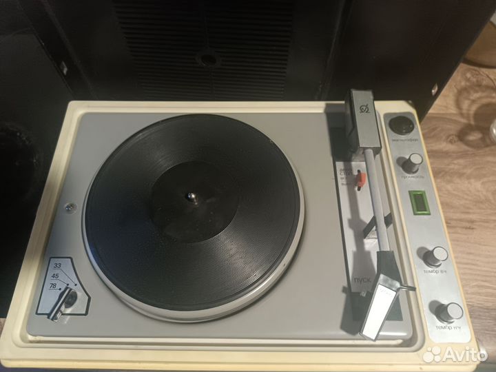 Проигрыватель винила СССР