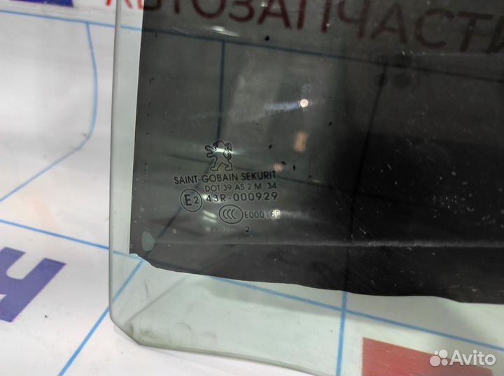 Стекло двери задней левой Peugeot 308 9203HR