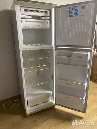 Холодильник бу Стинол