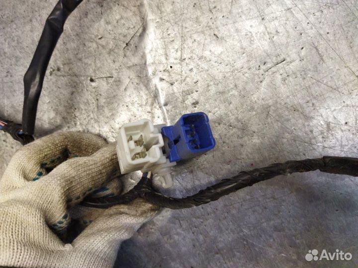 Проводка двери багажника Toyota Corolla E12