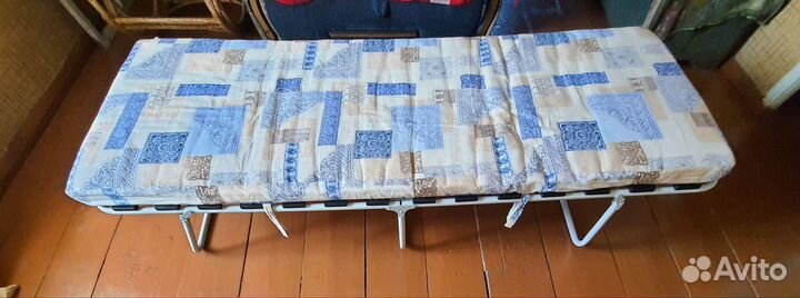 Кровать раскладная на ламелях с мягким матрасом