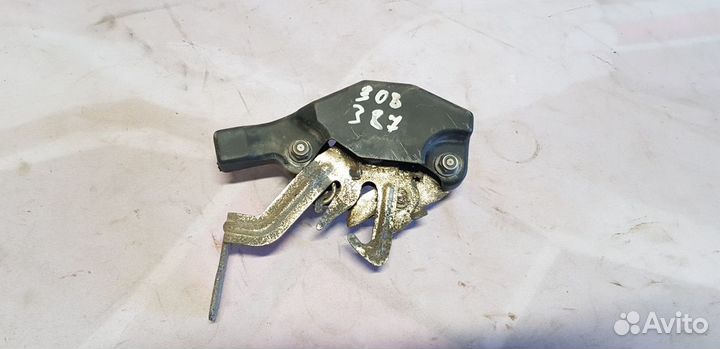 Peugeot 308 Замок капота