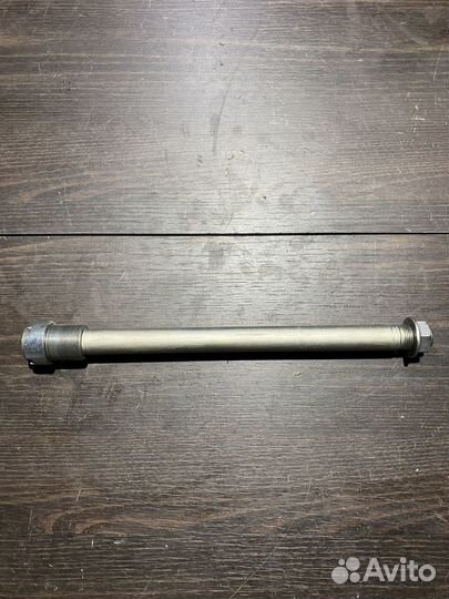 Ось маятника для kawasaki z900 17-19