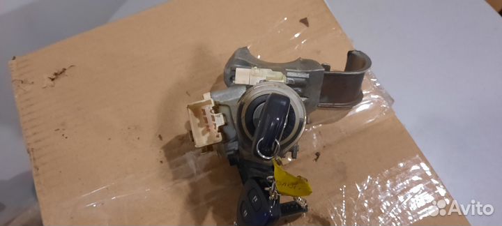 Замок зажигания Toyota Corolla E150/2006