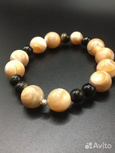 Браслет с карамельным перламутром и обсидианом