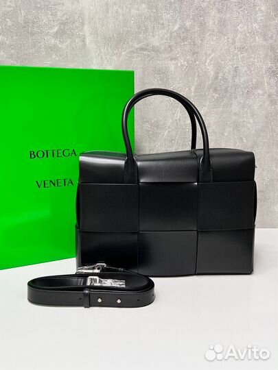 Женская сумка Bottega Veneta Arco Tote на плечо