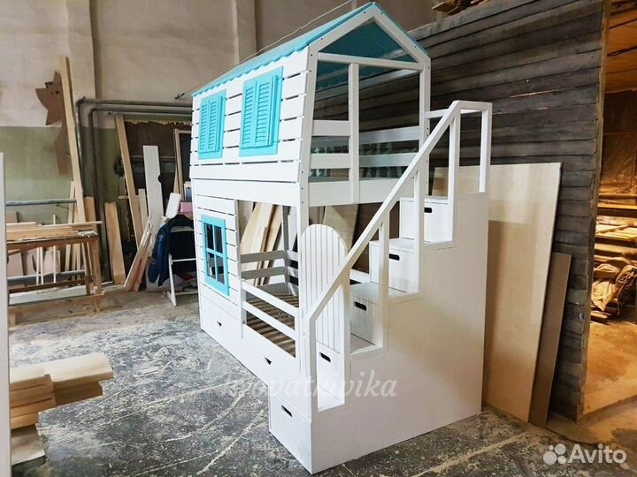 Двухъярусная детская кровать домик, лестница комод