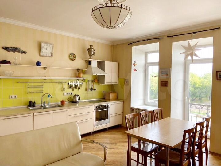 4-к. квартира, 92 м², 3/3 эт.