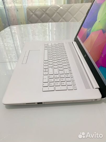 Шикарный HP 17.3HD 20.00GB+SSD512GB