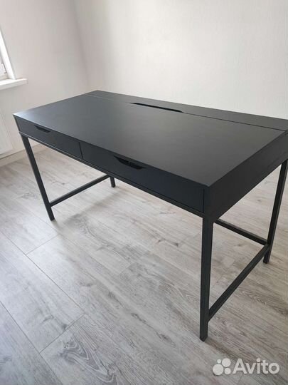 Компьютерный стол IKEA