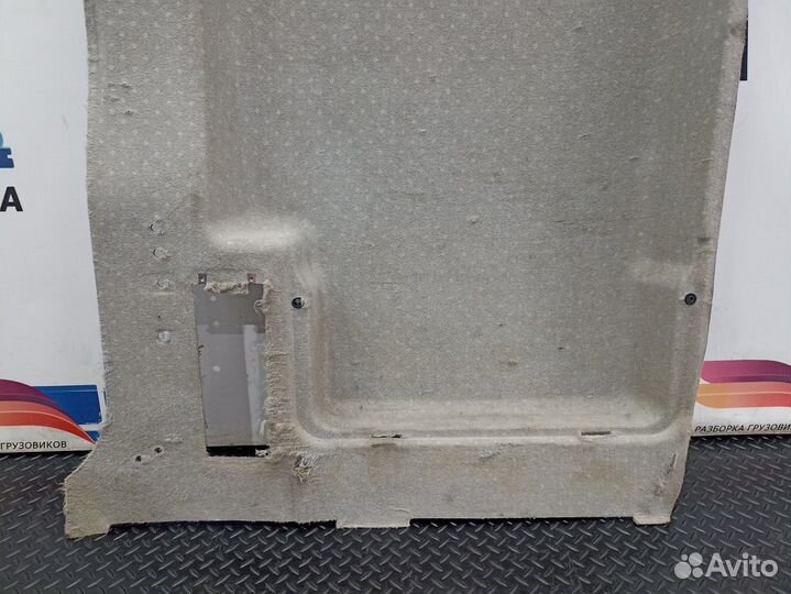 Обшивка боковой стенки правая Renault Premium