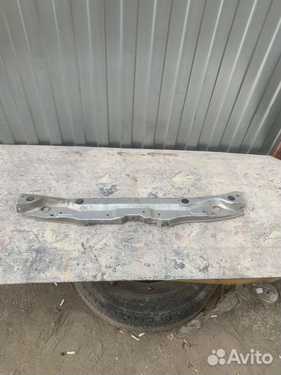 Планка замка капота Toyota Camry 40 06-11 гв