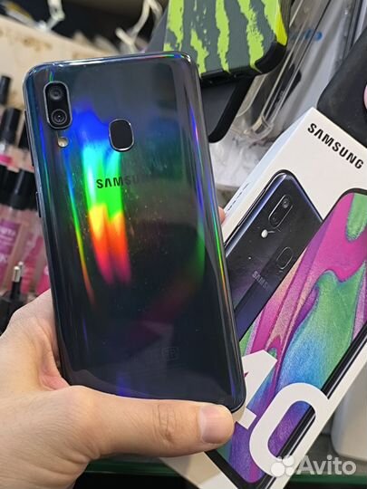 Samsung Galaxy A40, 4/64 ГБ