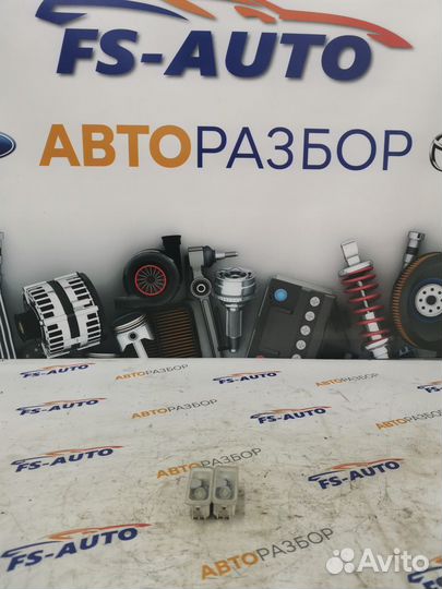 Плафон освещения заднего номера Форд Мондео 4