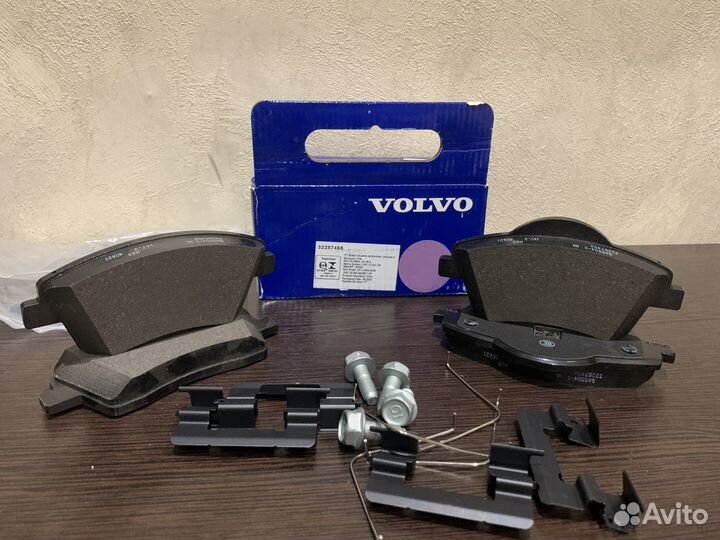 Колодки тормозные передние XC40 Volvo 32287456