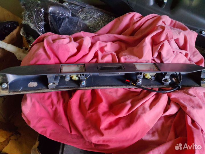 Накладка крышки багажника с ручкой freelander 2