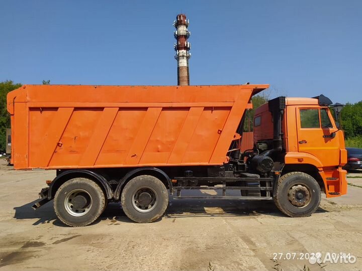 Водитель самосвала Камаз 6520