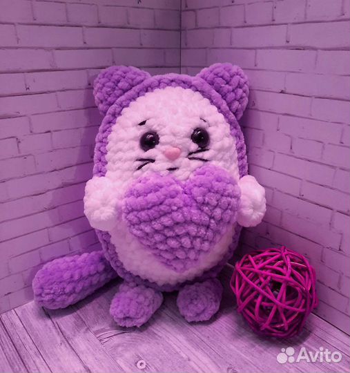 Валентинка игрушка на 14 февраля котик-авокадо