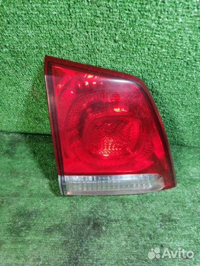 Фонарь внутренний задний левый Toyota Land Cruiser