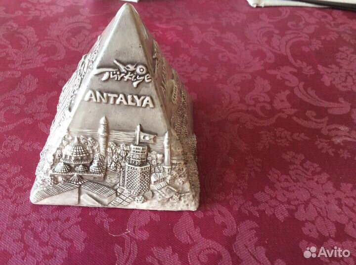 Сувенир- пирамида из Турции новый
