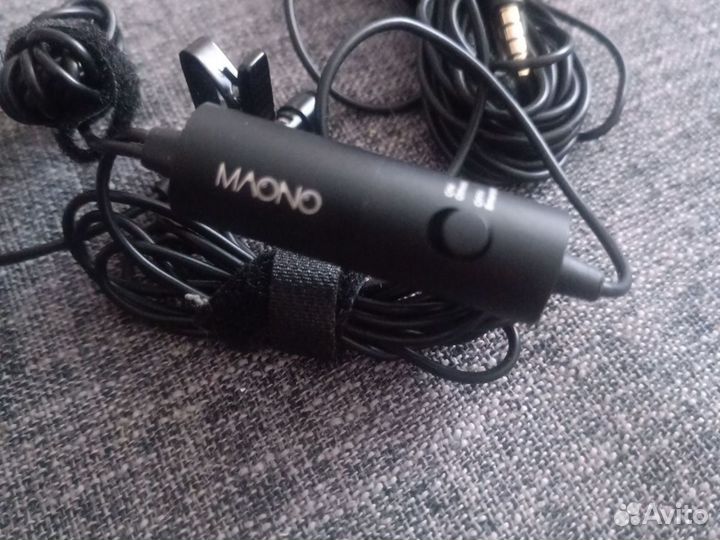 Петличный микрофон на батарейках