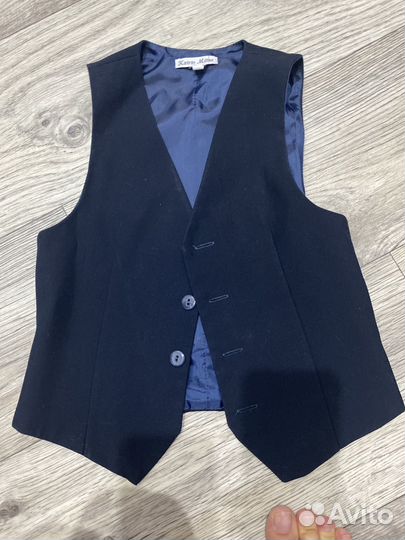 Жилетка для мальчика школьная синяя 140