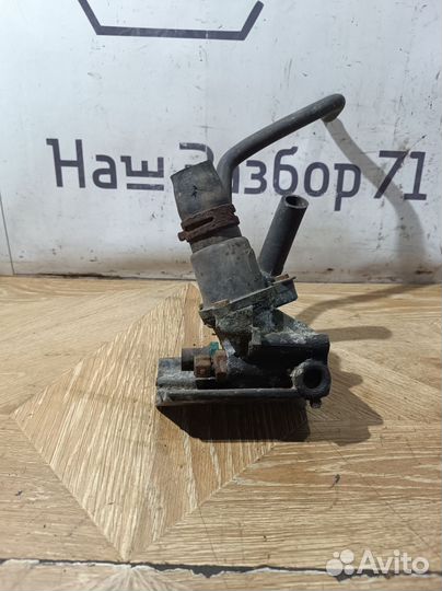 Корпус с термостат ом renault scenic 1