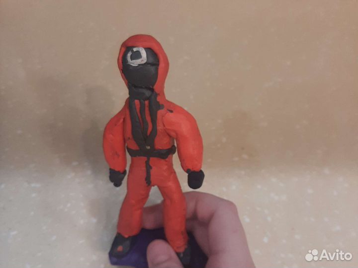 Охраник из Игры в кальмара поделка