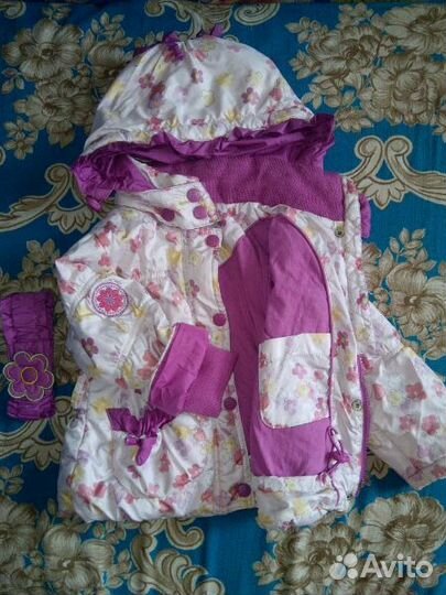 Продам демисезонный костюм на девочку