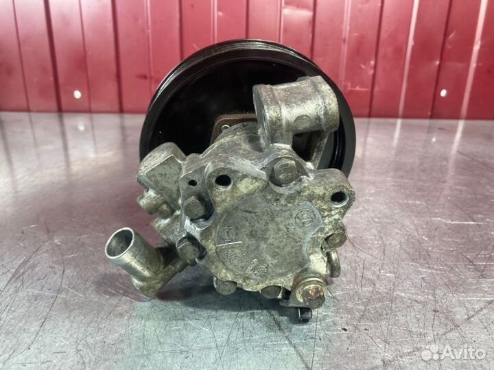 Насос гидроусилителя руля Mercedes C-Class W203