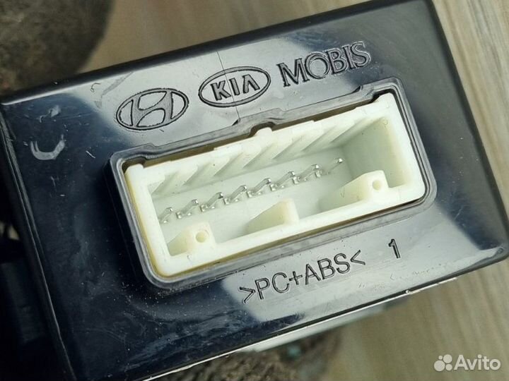 Разъем AUX / USB Hyundai Solaris 2