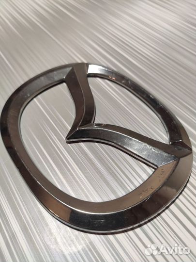 Задняя эмблема Mazda значок Мазда на зад