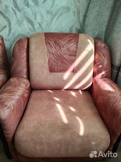 Диваны и кресло бу в хорошем состояние