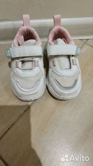 Кроссовки для девочки 24 размер