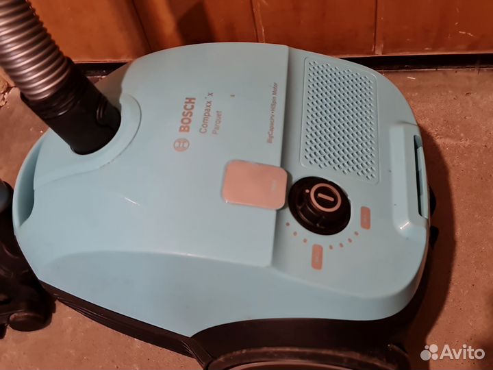 Пылесос Bosch bzgl2A312 600Вт