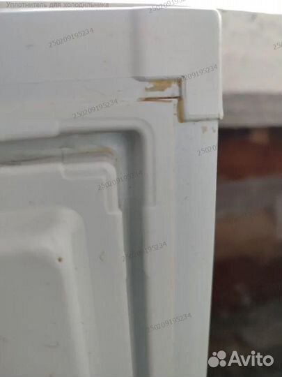 Уплотнительная резинка для дверки холодильника