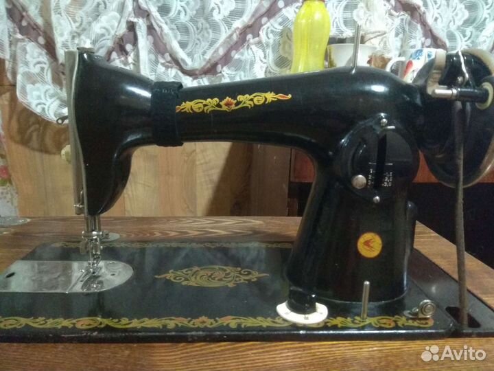 Швейная машина тумба