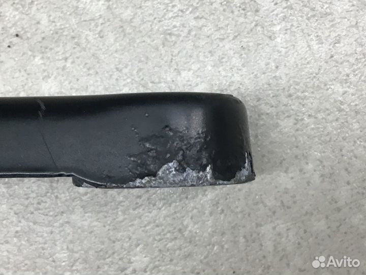 Поводок стеклоочистителя передний левый Skoda Rapi