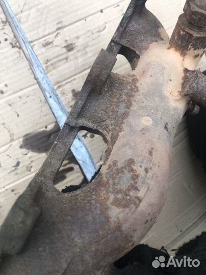 Коллектор левый 6G72