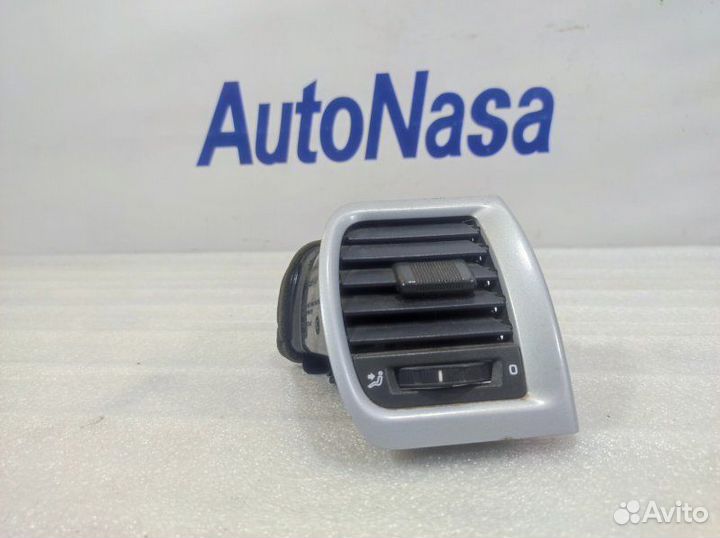 Дефлектор воздушный правый Skoda Fabia 2007-2015