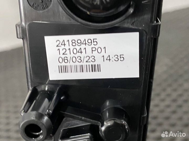 Поворотник левый Volvo FH5 84389663