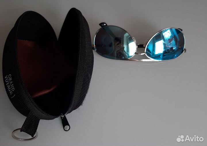 Очки солнцезащитные