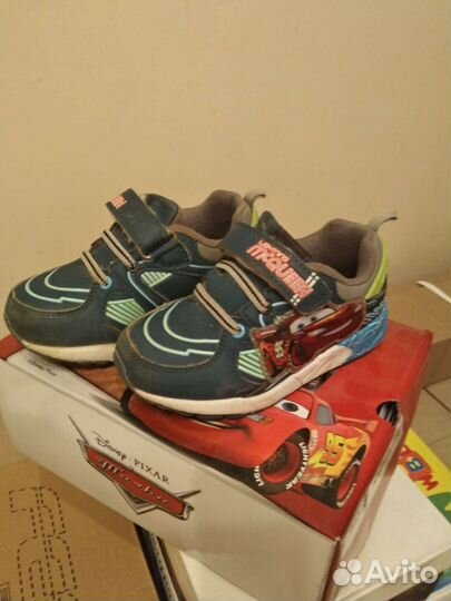 Кроссовки детские