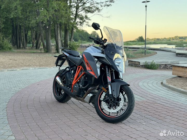 KTM 1290 Super Duke GT
